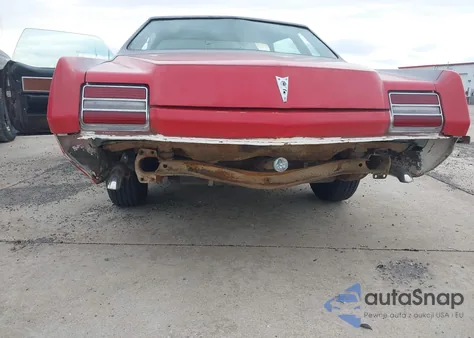 1977 Pontiac Grand Prix из США, поврежденный, VIN 2K57K7P233756